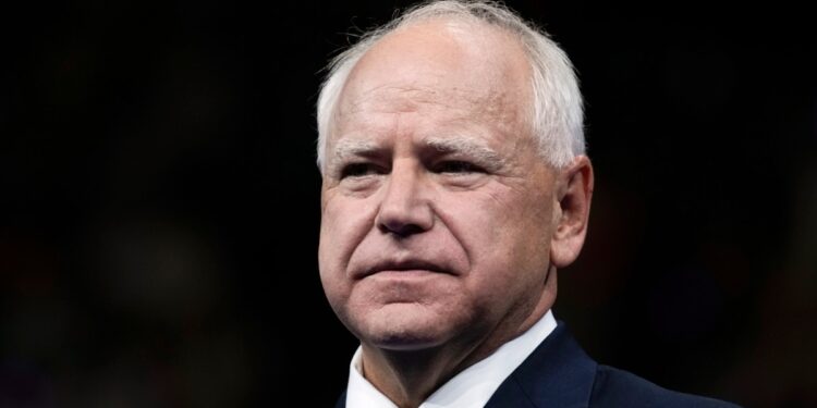 El historial militar de Walz bajo escrutinio mientras Vance y el Partido Republicano cuestionan su servicio