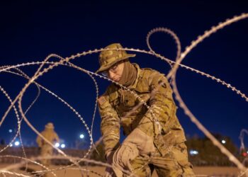 En suspenso quedaron más de 500 mil migrantes que aspiran ampararse en un alivio migratorio ofrecido por la administración Biden.