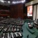 Partido gobernante de México se acerca a mayoría en Congreso tras deserción de senadores opositores