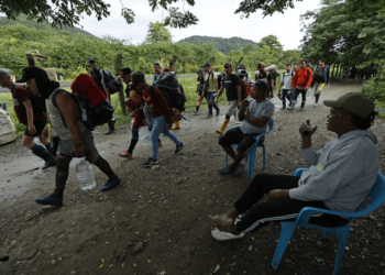 Seis venezolanos entre los migrantes que murieron ahogados en un río en Panamá