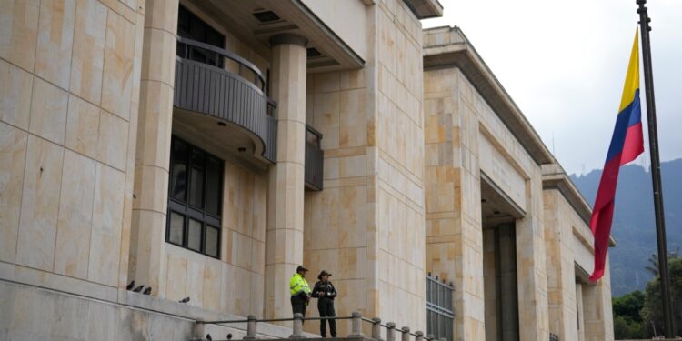 Colombia instala equipos antiexplosivos y vigilancia para altas cortes por alerta de seguridad