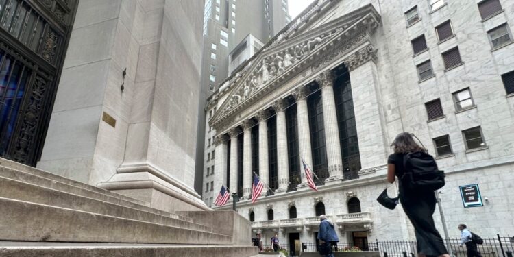 Bolsa de Nueva York cierra con fuertes alzas tras comentarios de Powell