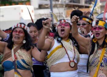 Ecuatorianos votaron para poner fin a extracción de crudo en Amazonía; un año después no ha pasado