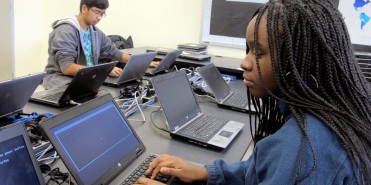 Según un informe de inteligencia de la empresa Microsoft, Irán seria responsable de ataques cibernéticos a funcionarios de EEUU.