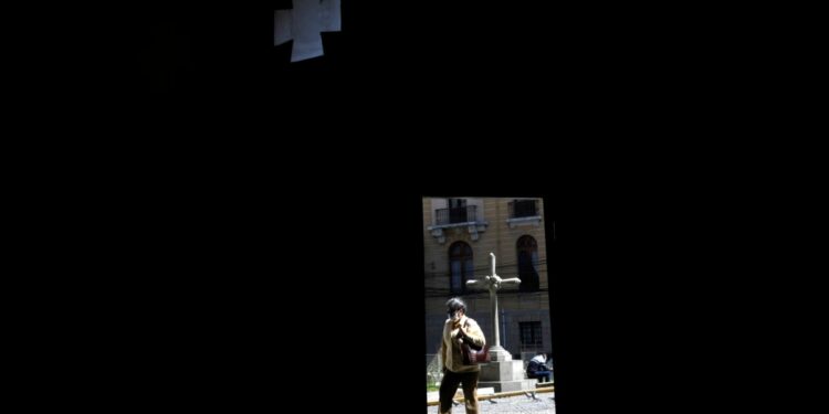 Fiscalía boliviana imputa a tres sacerdotes jesuitas por encubrimiento de un caso de abuso hace 60 años