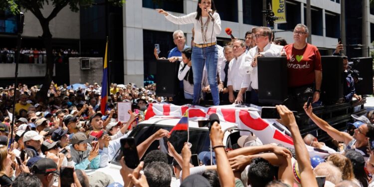 Venezuela: La oposición sale a las calles a defender lo que califica como su triunfo en las elecciones