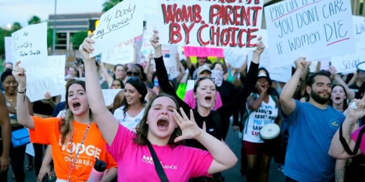 Los votantes de Arizona y Montana podrán decidir sobre el derecho constitucional al aborto