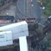 Chocan y se descarrilan 2 trenes de carga en Colorado; dañan puente y derraman combustible