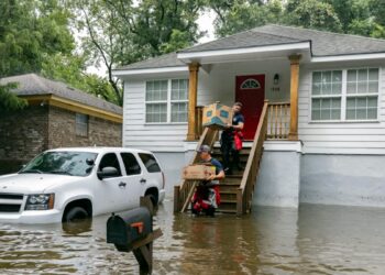 Tormenta tropical Debby sigue provocando fuertes lluvias en el sureste de EEUU