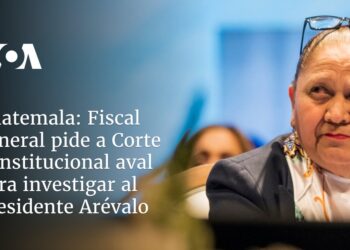 Fiscal general pide a Corte Constitucional aval para investigar al presidente Arévalo
