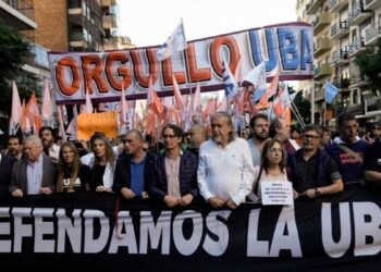 Trabajadores de universidades públicas argentinas paran 48 horas en reclamo de mayores salarios