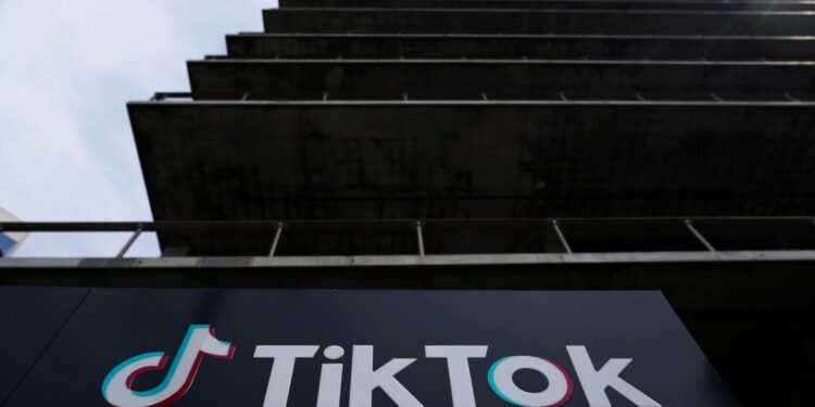 Justicia de EEUU demanda a TikTok por supuestamente recopilar datos de niños