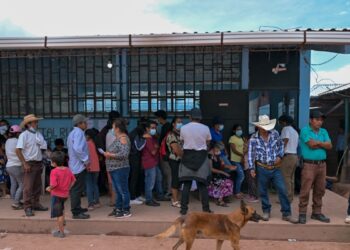 Autoridades en Guatemala están renovando los permisos humanitarios a desplazados mexicanos