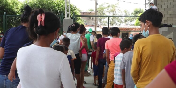 Más de dos centenares de mexicanos permanecen en Guatemala luego de desplazarse por la violencia