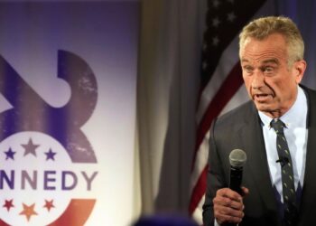 Candidato independiente RFK Jr. podría abandonar su carrera presidencial para unirse a Trump