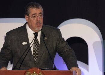 Fiscalía de Guatemala ordena detención de funcionaria del gobierno de Bernardo Arévalo