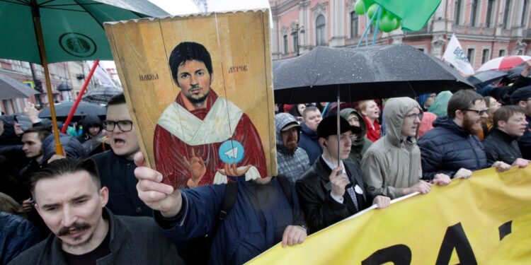 Macron defiende detención en Francia de CEO de Telegram