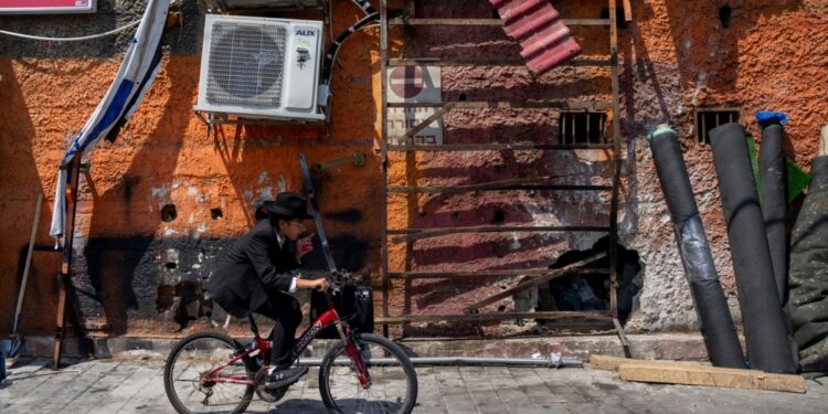 Grupos armados palestinos reivindican una explosión en Tel Aviv