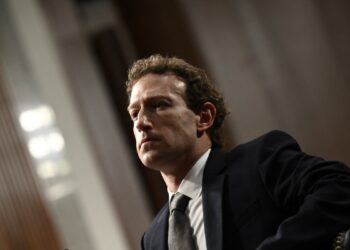 Zuckerberg dice que EEUU presionó a Meta para que censurara contenidos sobre el COVID-19