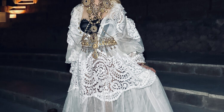 Madonna hizo una visita nocturna en Pompeya para celebrar sus 66 años