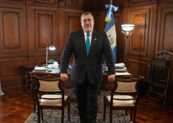 diputados denuncian a cuestionado fiscal por investigar al presidente teniendo inmunidad