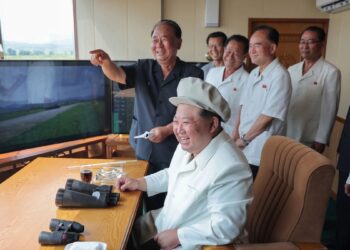 Corea de Norte muestra nuevo dron que ataca un blanco; EEUU y Corea del Sur efectúan ejercicios