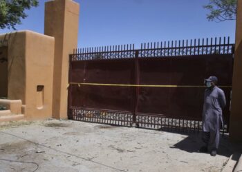Ataque con granada en el exterior de un hotel en Pakistán causa un muerto y 10 heridos