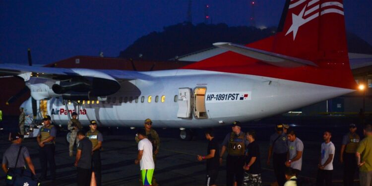 Panamá deporta a 29 colombianos al ponerse en marcha acuerdo migratorio con EEUU