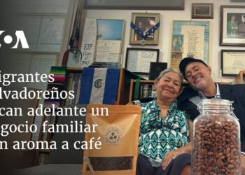 Migrantes salvadoreños sacan adelante un negocio familiar con aroma a café