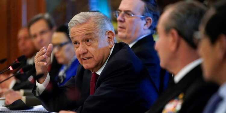 El presidente López Obrador se aleja del escenario político de Venezuela con una actitud, que según afirma, es neutral