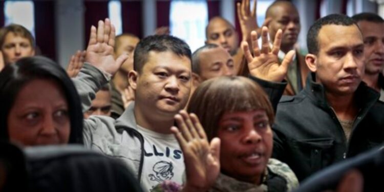 Encuentran graves irregularidades administrativas y campea la corrupción en Nueva York, en el campo de la atención a los migrantes.