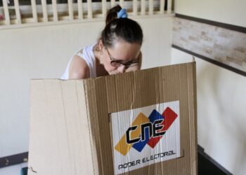 “El sistema electoral venezolano de doble control es imposible de alterar”, dicen veedores italianos