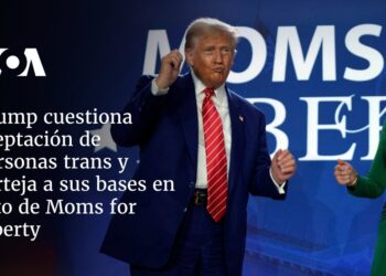 Trump cuestiona aceptación de personas trans y corteja a sus bases en acto de Moms for Liberty