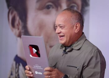YouTube otorga placa a Diosdado por su programa «Con el Mazo Dando»