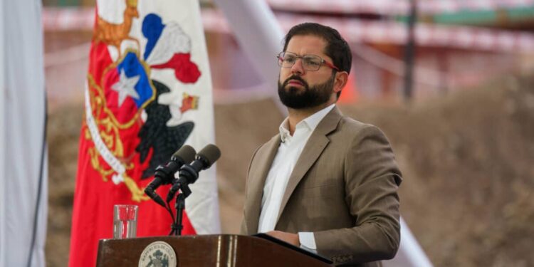 Confirmaron que los periodistas chilenos expulsados de Venezuela están a salvo