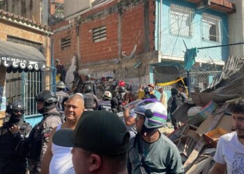 Varios heridos por desplome de una vivienda tras una explosión en Petare