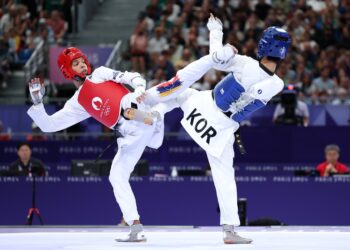 Yohandri Granado recibe diploma olímpico en taekwondo