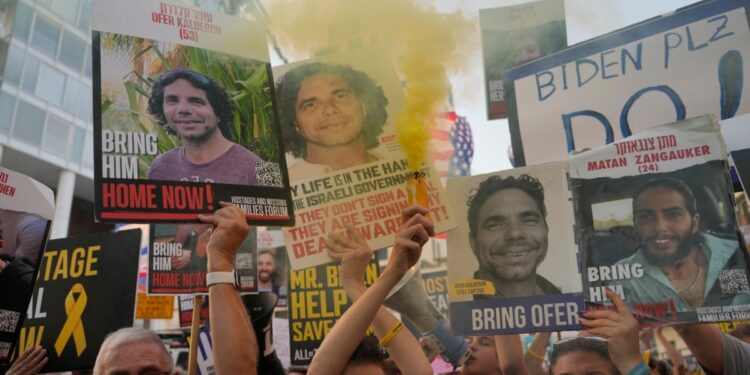 El Ejército de Israel dice que recuperó los cuerpos de 6 rehenes en una operación en Gaza