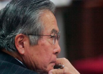 Perú promulga ley que limita condenas por lesa humanidad y favorece al expresidente Fujimori
