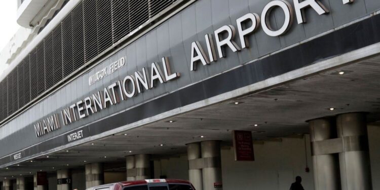 Alertan sobre la llegada continua de represores cubanos a EEUU