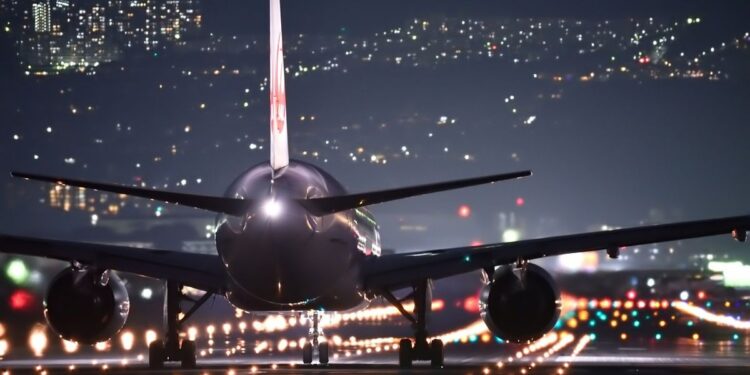 Abogado de inmigración urge a cubanos con Parole aprobado viajar de inmediato a EEUU