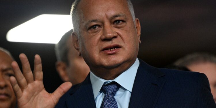 Maduro nombra a Diosdado Cabello como ministro del Interior y ratifica a Delcy Rodríguez y a Vladimir Padrino López