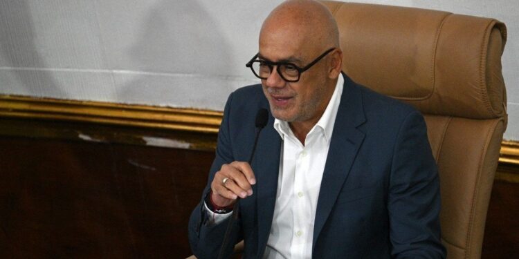 Vocero del régimen chavista despotrica contra presidentes de Chile y Perú