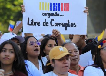 Masivos arrestos tras fraude de Maduro sumergen a Venezuela en el miedo