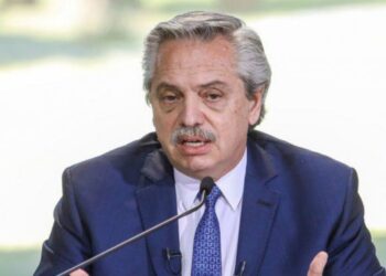 Expareja de Alberto Fernández lo denuncia por violencia de género