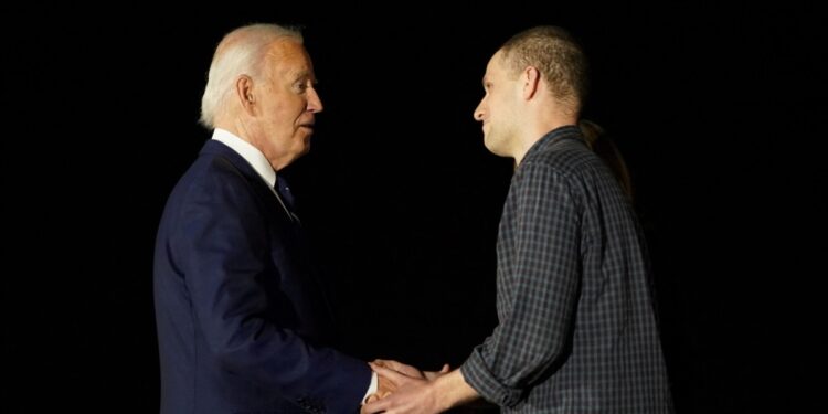 Intercambios de prisioneros durante la administración Biden: cronología