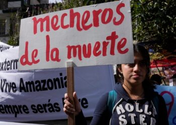 Afectados y ONG piden a la Asamblea exigir apagado de mecheros contaminantes en Amazonía