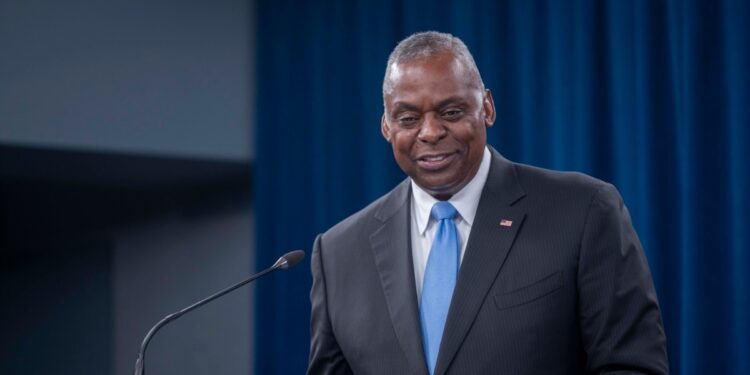 EEUU aumentará presencia militar en el Oriente Medio y enviará escuadrón de cazas