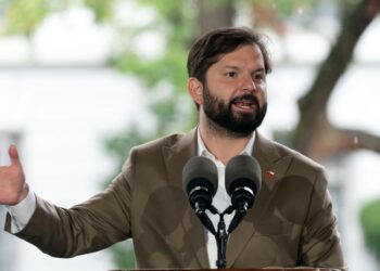 Gabriel Boric condena persecución judicial a María Corina Machado y Edmundo González