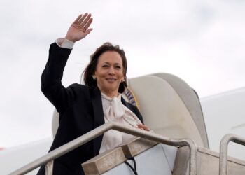 Los aspirantes a la presidencia de EEUU tienen enfoques diametralmente opuestos sobre inmigración, un tema decisivo para las elecciones.